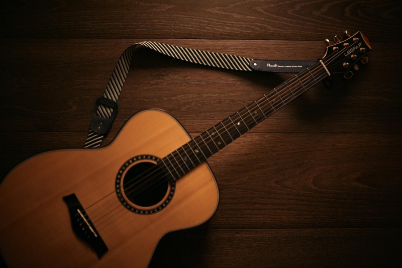アコースティックギターの画像